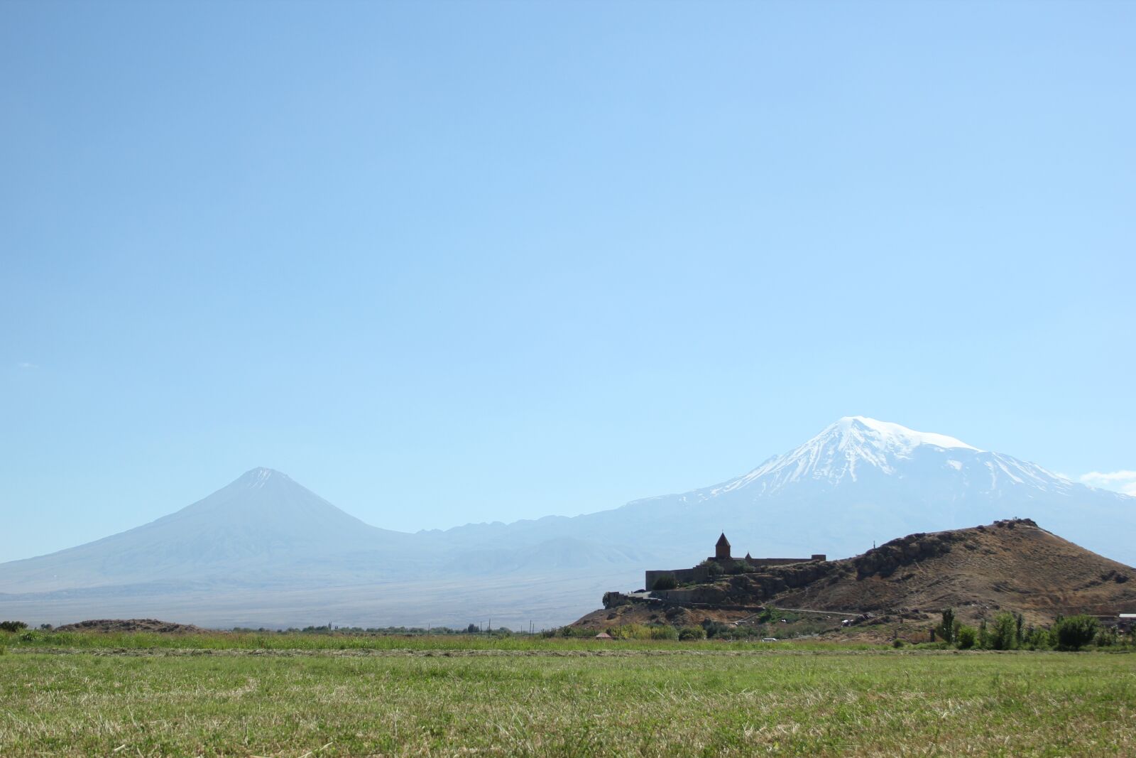 Canon EOS 550D (EOS Rebel T2i / EOS Kiss X4) sample photo. Ararat, armenia, mount photography