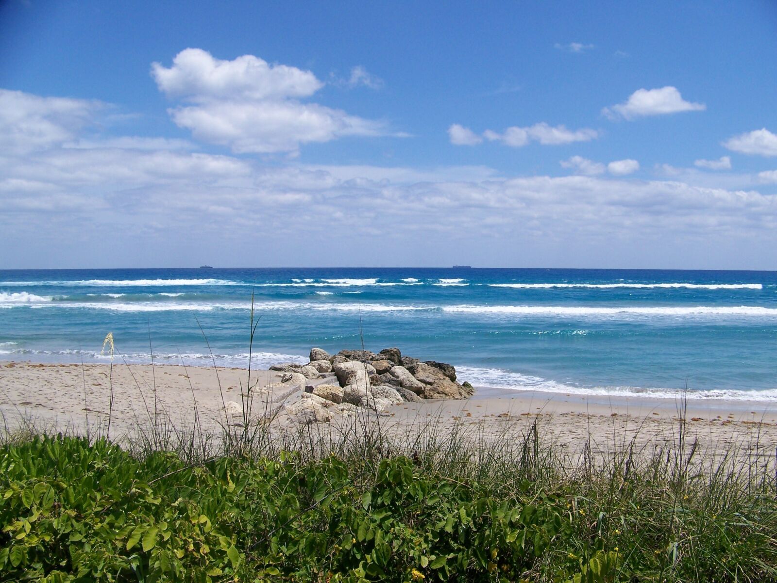 Kodak Z612 ZOOM DIGITAL CAMERA sample photo. West palm beach, beach photography