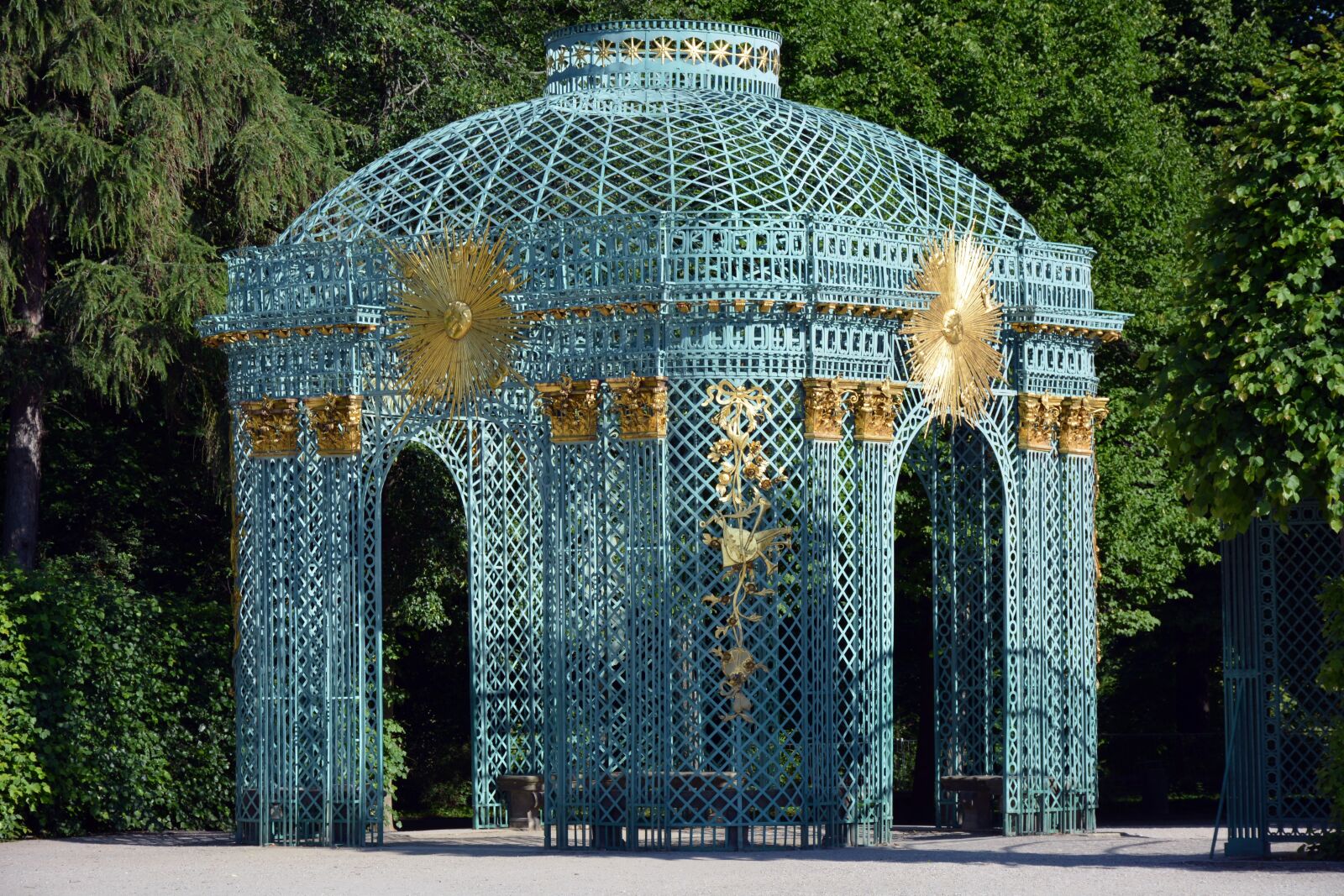 Nikon D5200 sample photo. Sanssouci, sun temple, potsdam photography