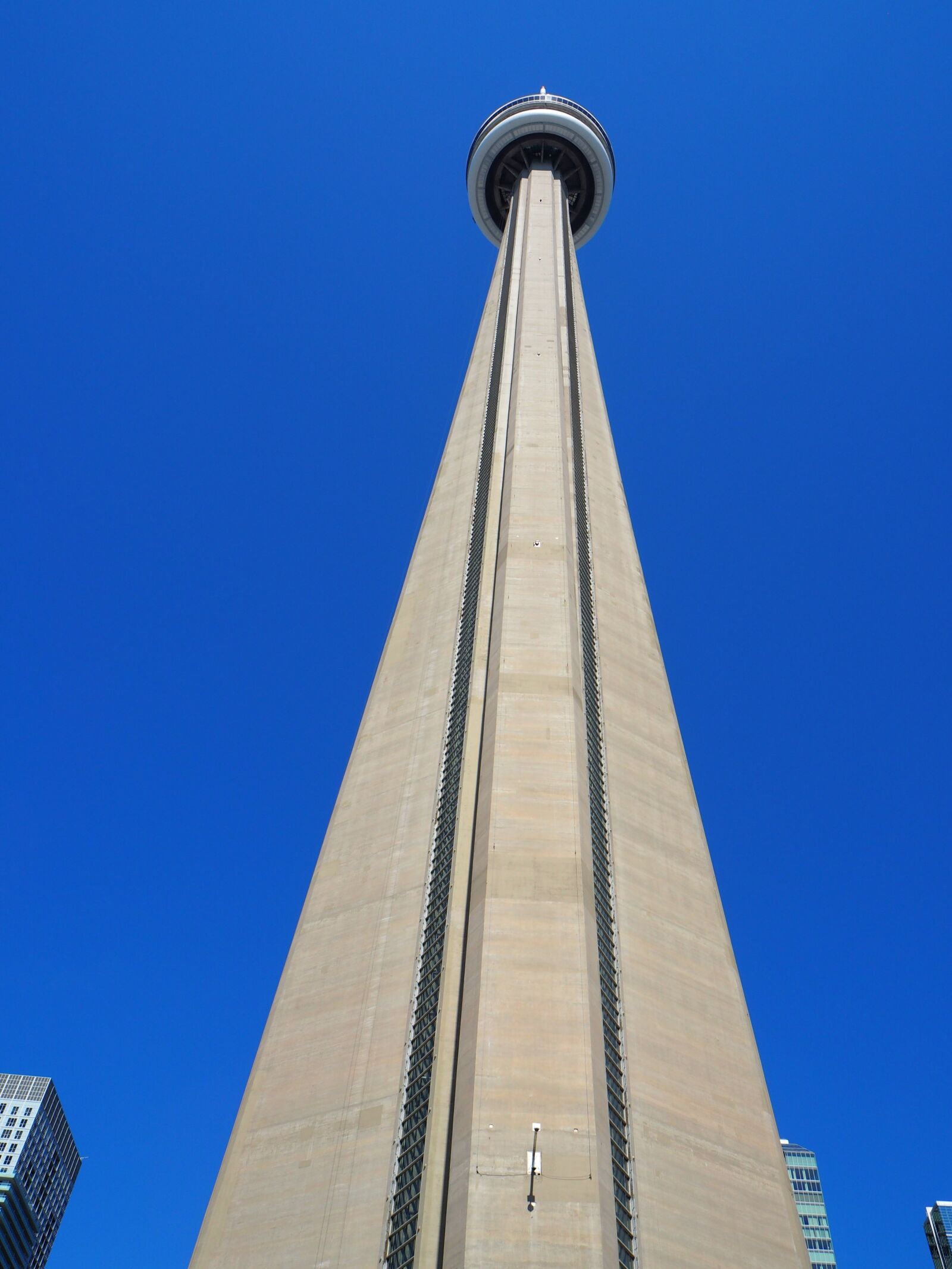 Olympus OM-D E-M10 sample photo. Cn tower, toronto, canada photography