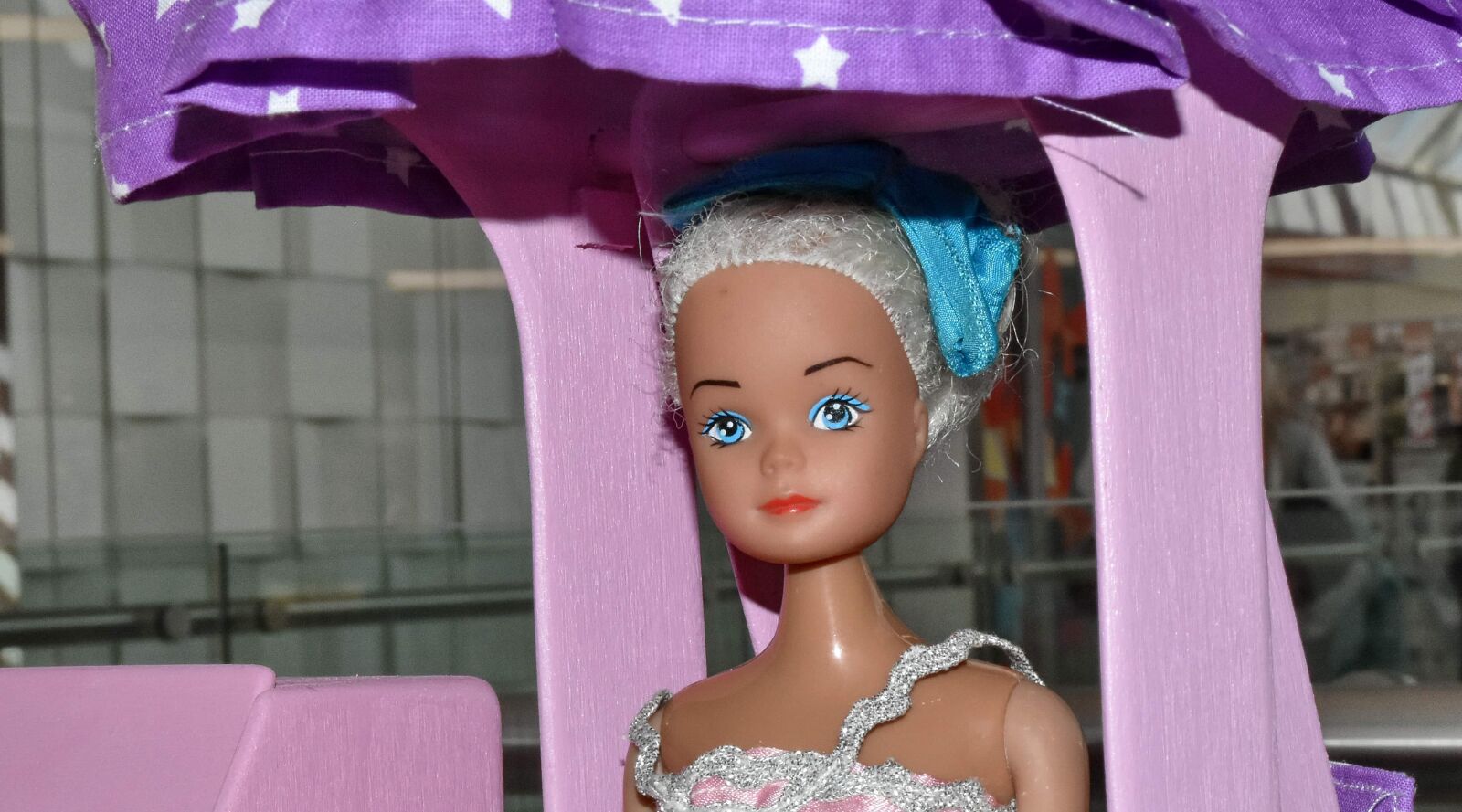 Nikon D5500 sample photo. Doll, gorgeous, parasol, attractive photography