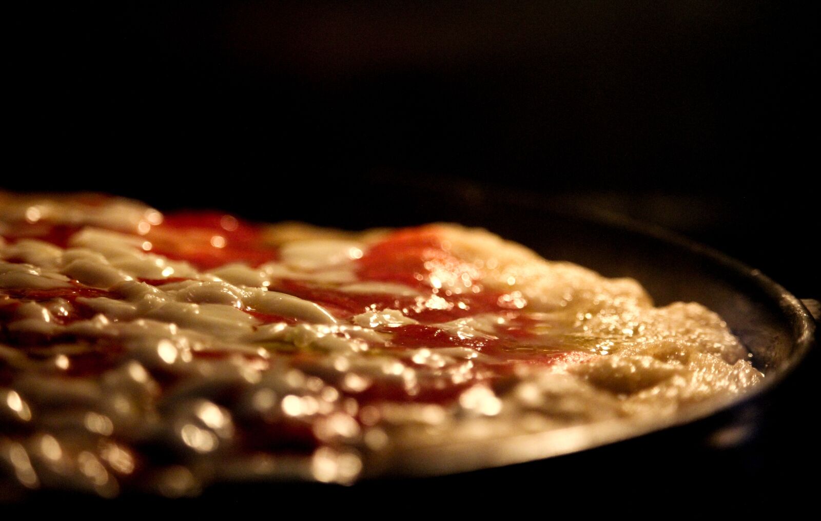 Canon EF-S 55-250mm F4-5.6 IS STM sample photo. Pizza, oven, food photography
