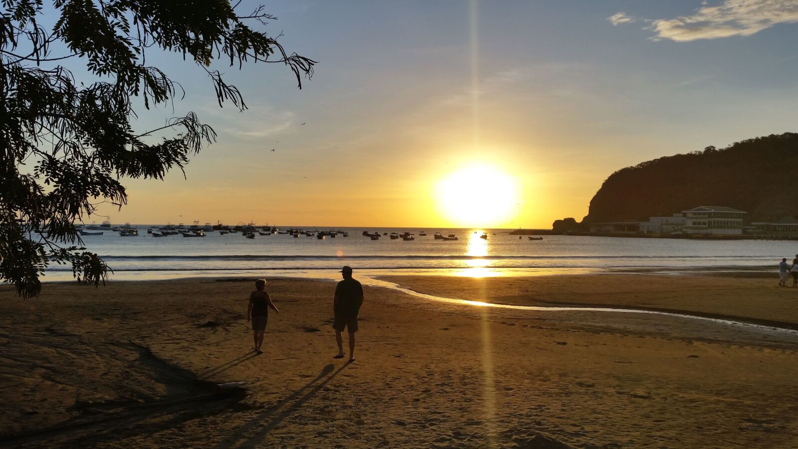 Samsung Galaxy S5 sample photo. Beach, silhouette, sea, dusk photography
