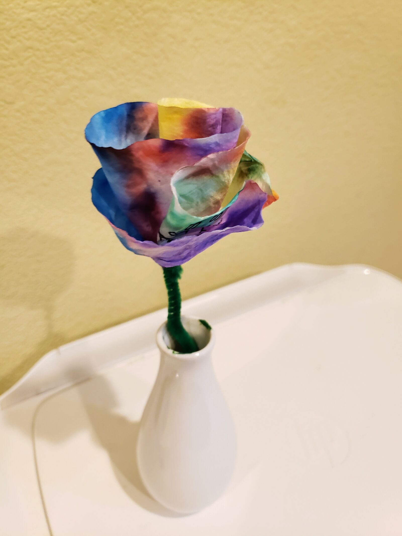 Samsung Galaxy S9 sample photo. Paper flower, color theory photography