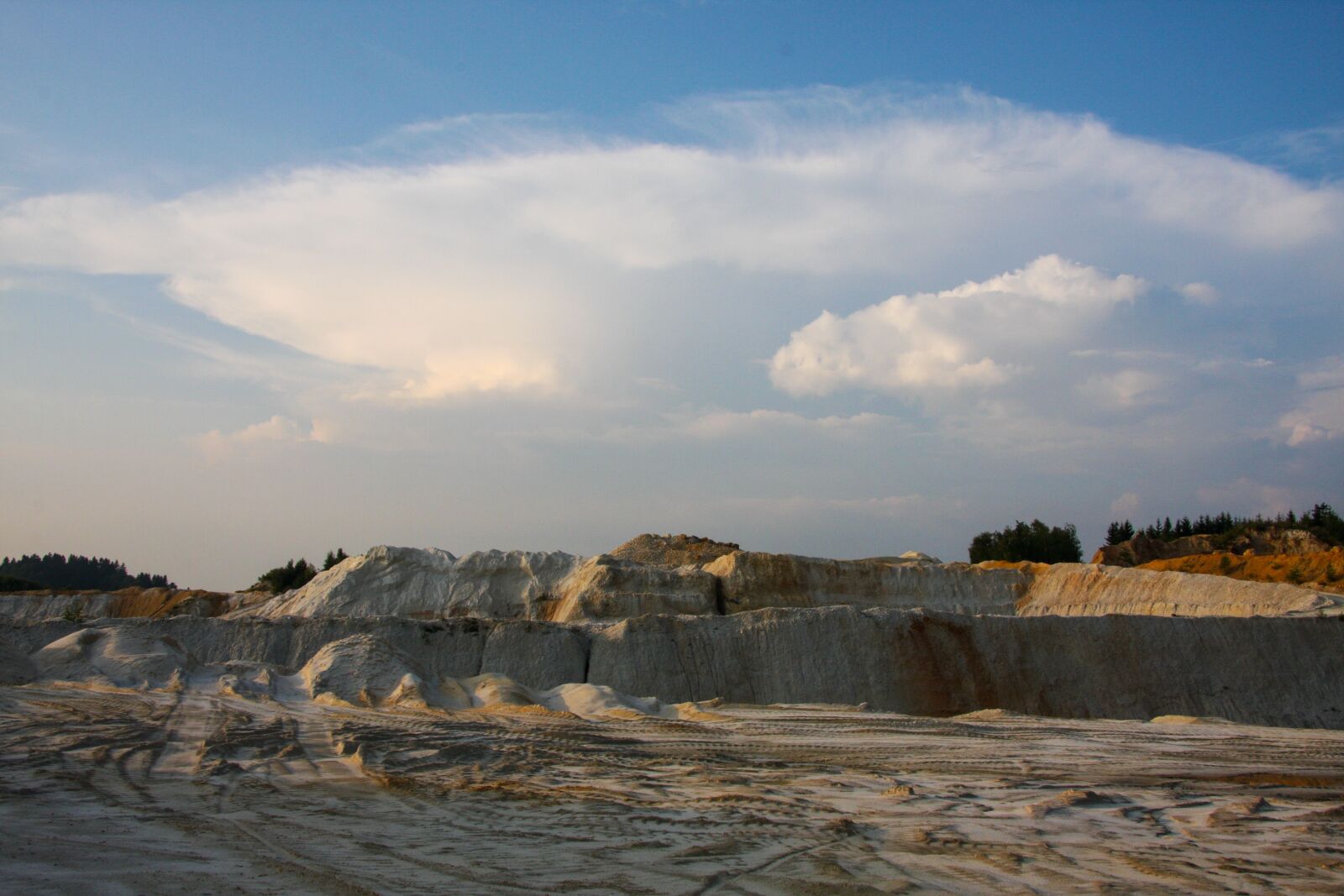 Canon EF-S 17-85mm F4-5.6 IS USM sample photo. Kaolin, sand, stones photography