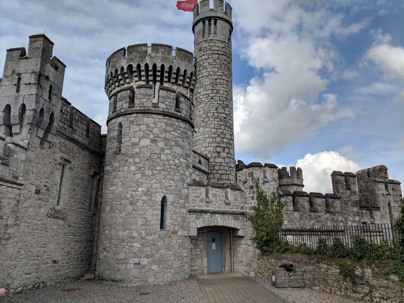 Google Pixel 2 XL sample photo. Ireland, castle, medieval photography
