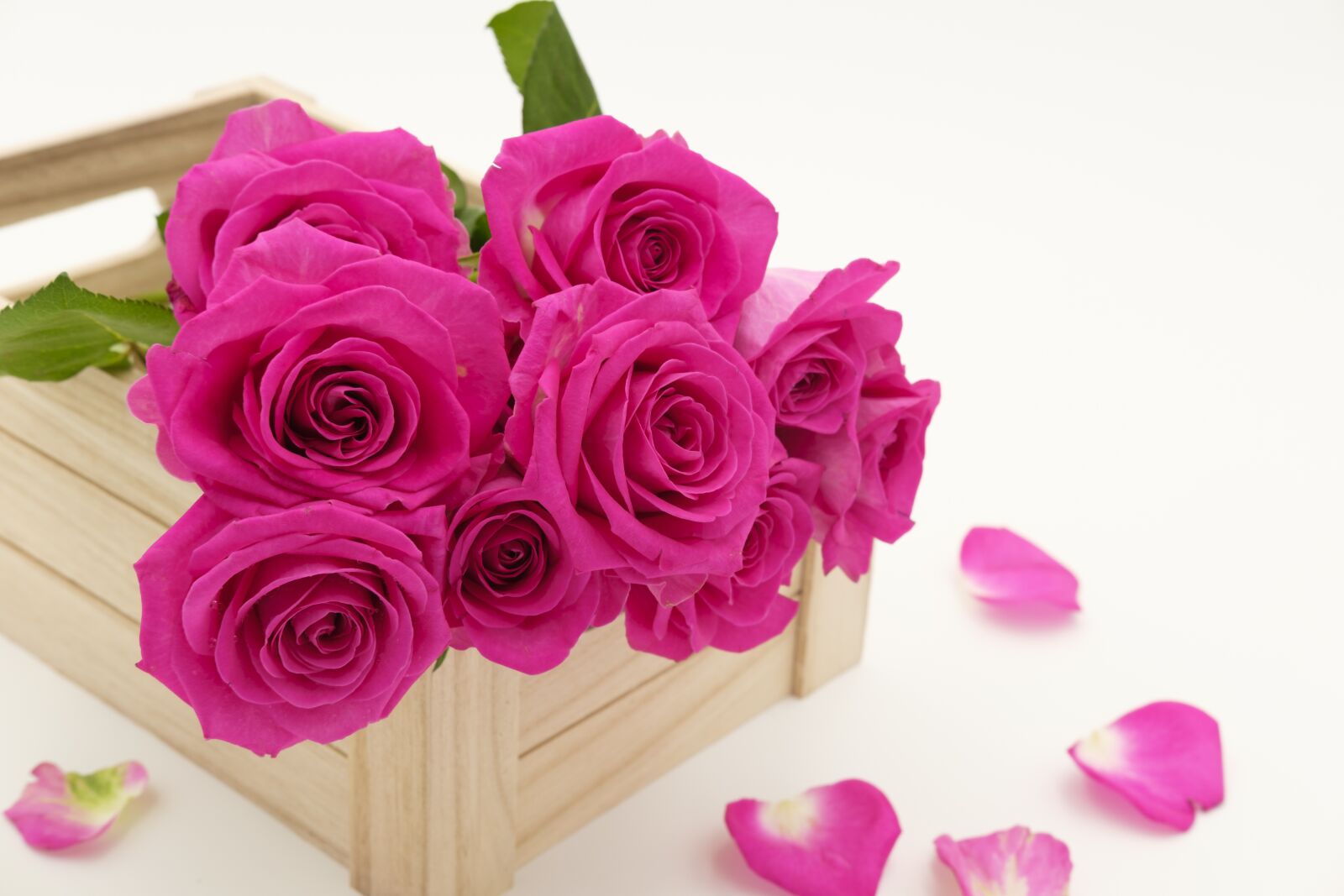 Fujifilm X-T2 + Fujifilm XF 35mm F2 R WR sample photo. Bouquet, bouquet of roses photography