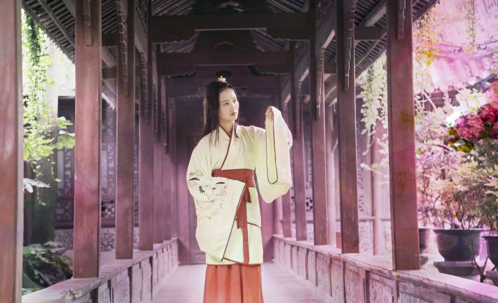 Canon EOS 5D Mark II sample photo. Woman, china, antiquity photography