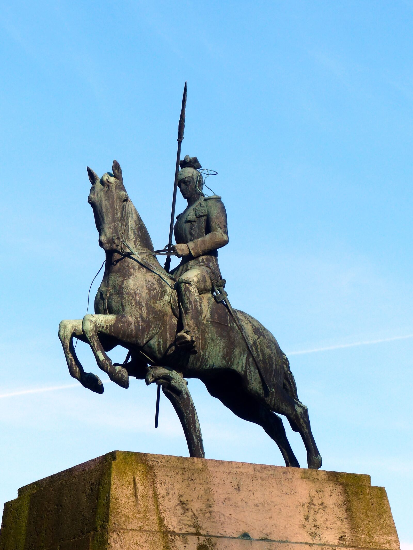 Panasonic Lumix DMC-FZ200 sample photo. Verden of all, monument photography