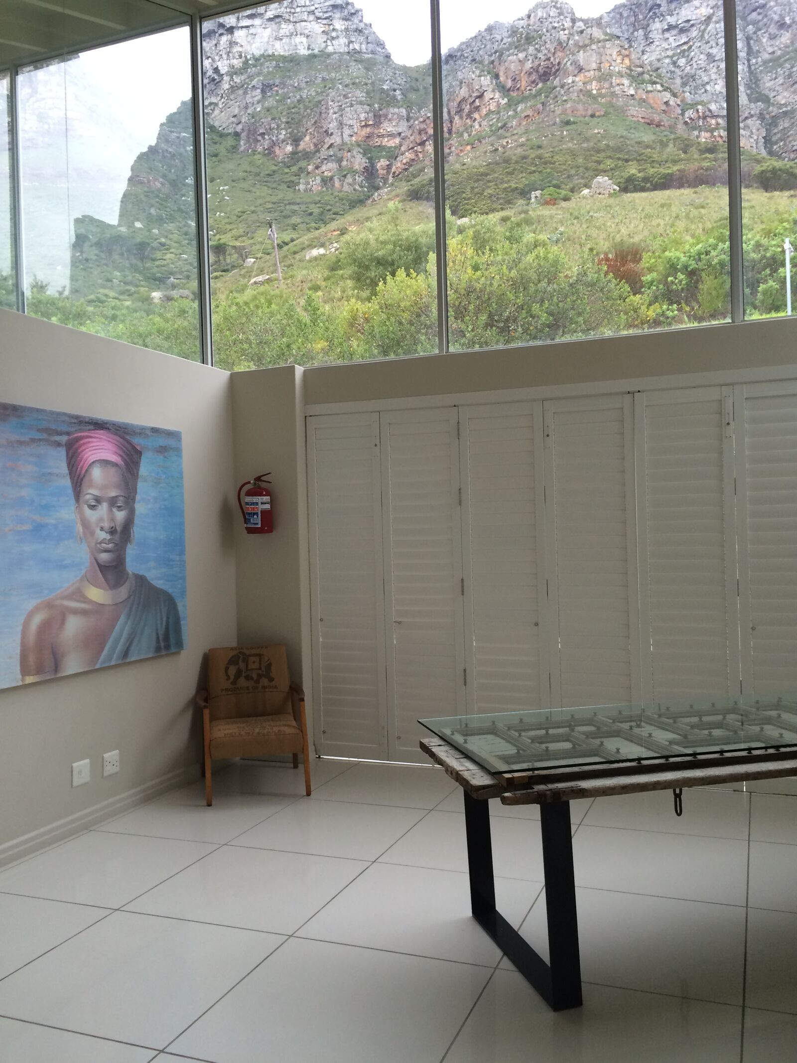 iPhone 5s back camera 4.15mm f/2.2 sample photo. Large, windows, mountains, view photography