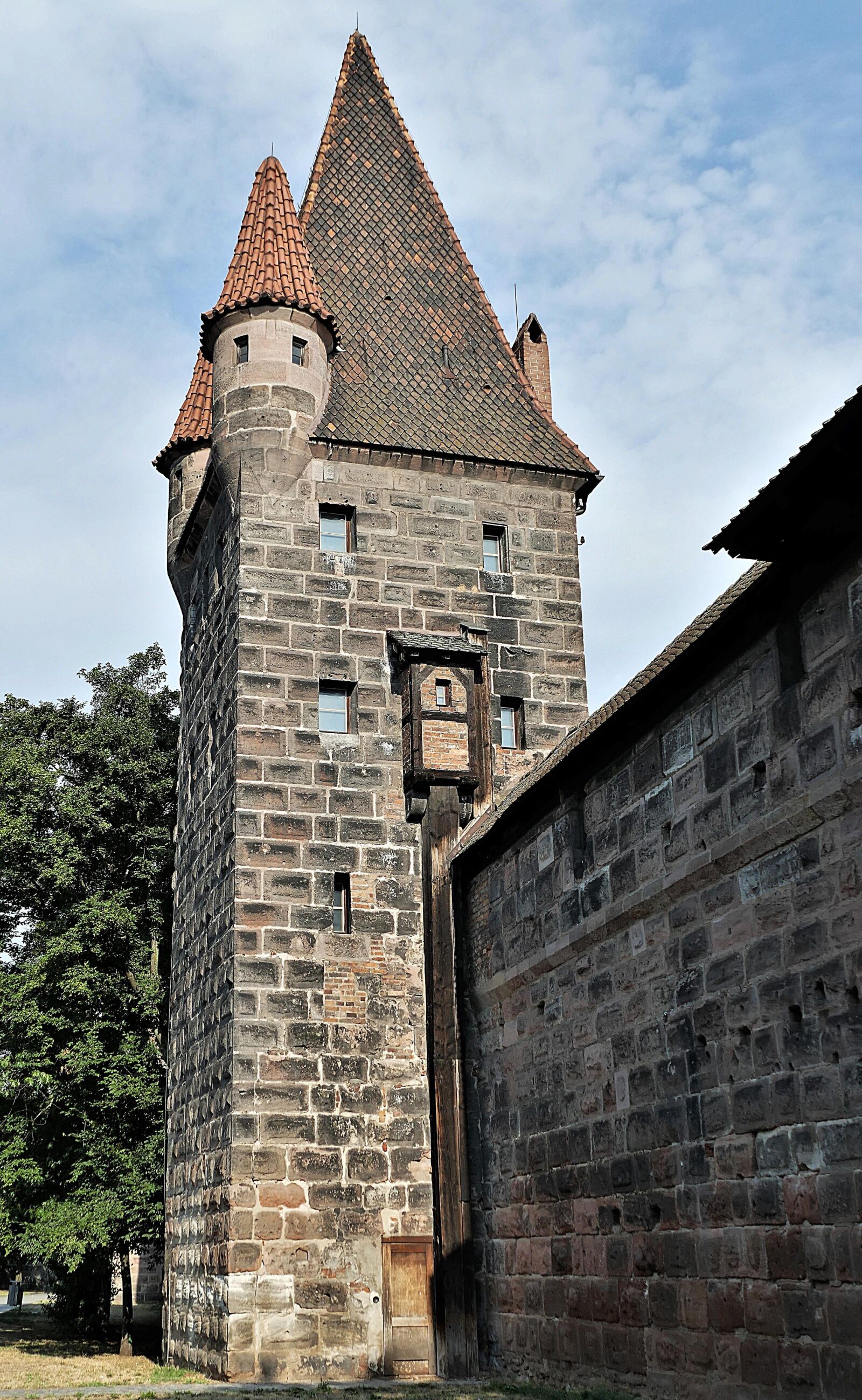 Panasonic Lumix DMC-FZ1000 sample photo. Tower, gate tower, city photography