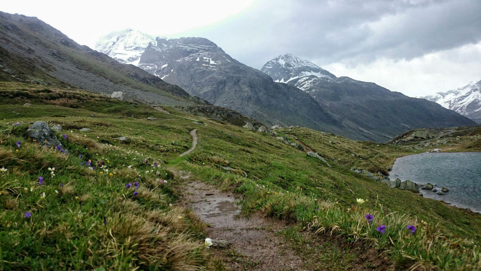 Sony Xperia Z1 Compact sample photo. The path, hiking, cloudy photography