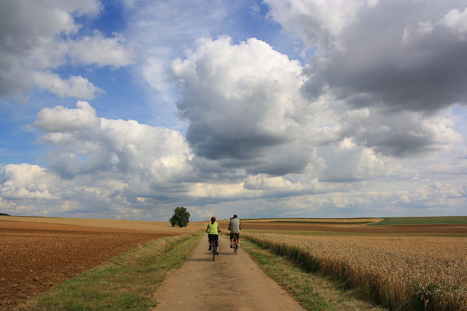 Canon EOS 1000D (EOS Digital Rebel XS / EOS Kiss F) sample photo. Sky, landscape, panorama photography