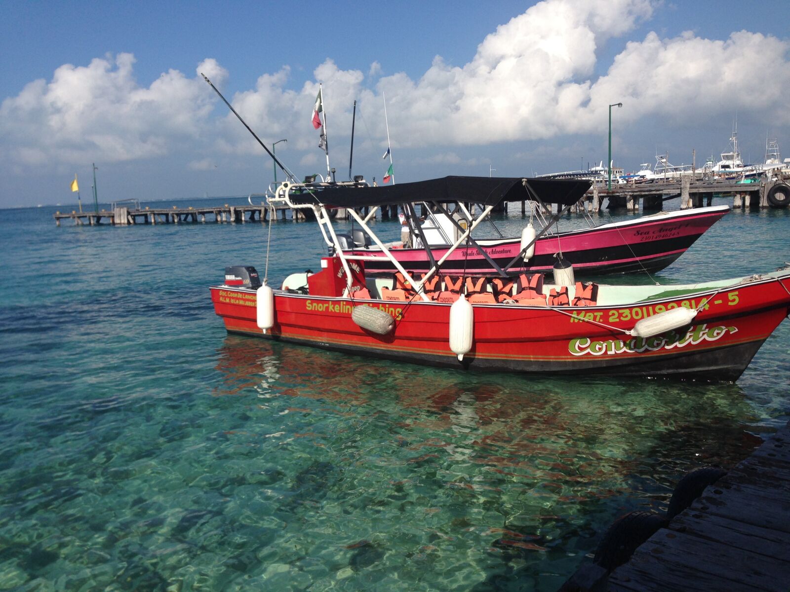 iPhone 5 back camera 4.12mm f/2.4 sample photo. Isla mujeres, mexico, riviera photography