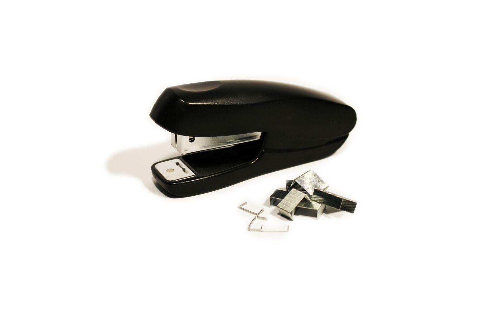Canon EOS 100D (EOS Rebel SL1 / EOS Kiss X7) sample photo. Stapler, clips, office photography