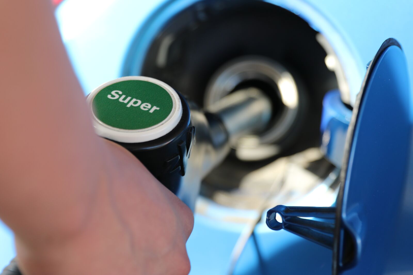 Canon EOS 7D Mark II sample photo. Super, petrol, petrol stations photography