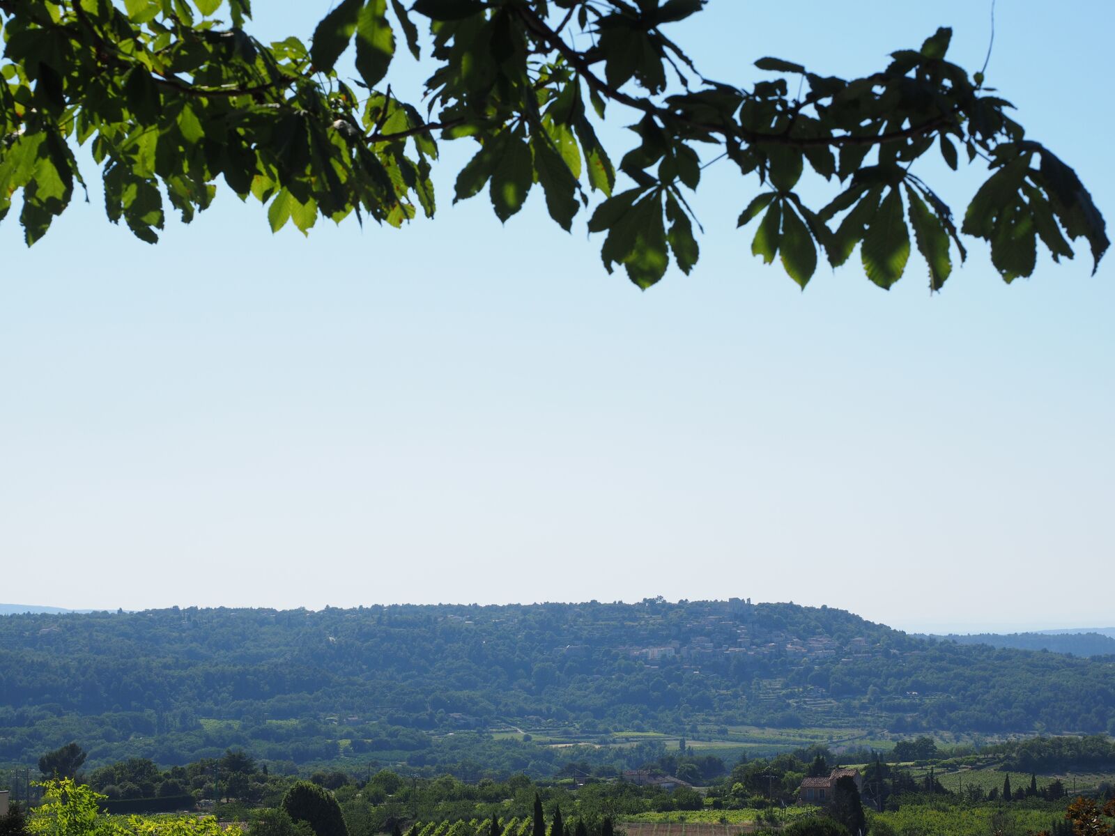 Olympus OM-D E-M1 + Olympus M.Zuiko Digital ED 12-40mm F2.8 Pro sample photo. Provence, view, outlook photography