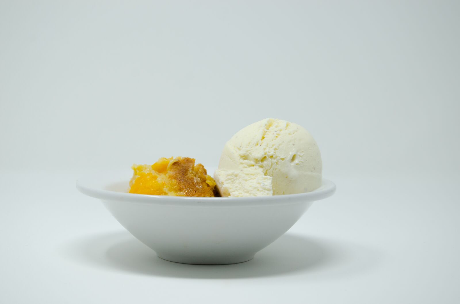 Nikon D7000 sample photo. Peach cobbler, peach, dessert photography
