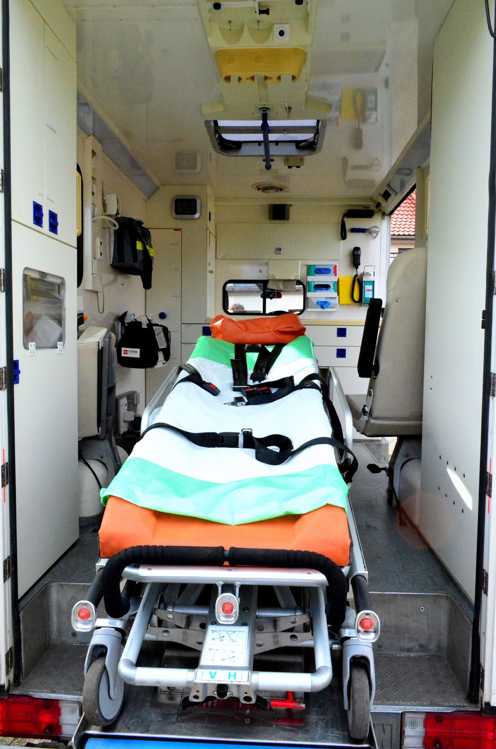 Nikon D5100 sample photo. Ambulance, ambulance service, first photography