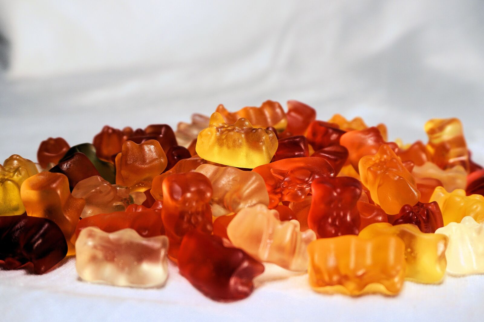 Sony a6000 sample photo. Gummibärchen, colorful, sweet photography