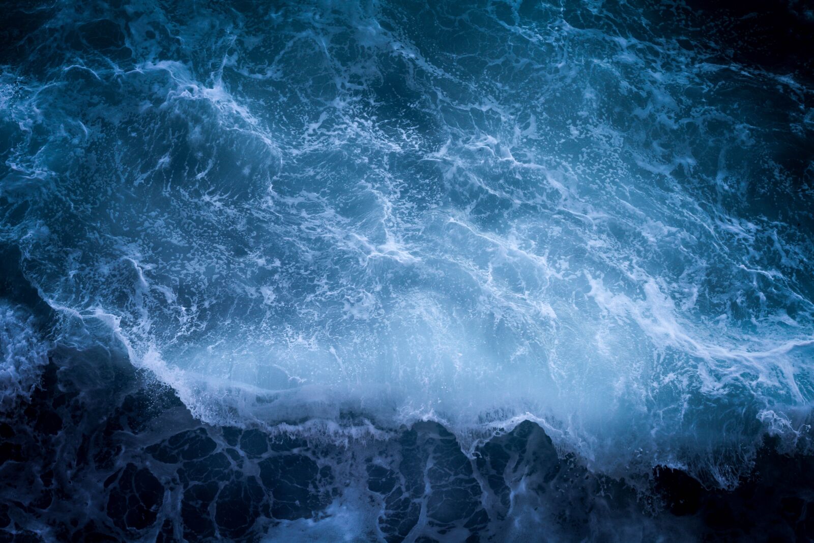 Canon EOS 7D + Canon EF 50mm F1.8 STM sample photo. Dark, ocean, sea photography