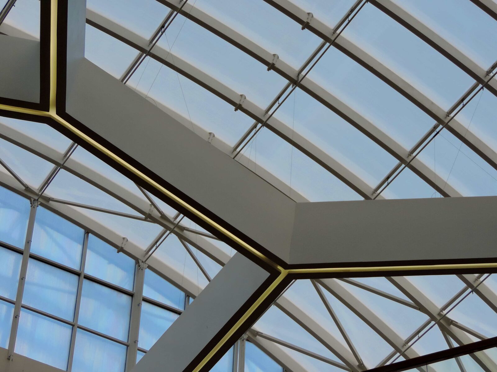 Nikon Coolpix P520 sample photo. Geometric, modern, perspective, contemporary photography