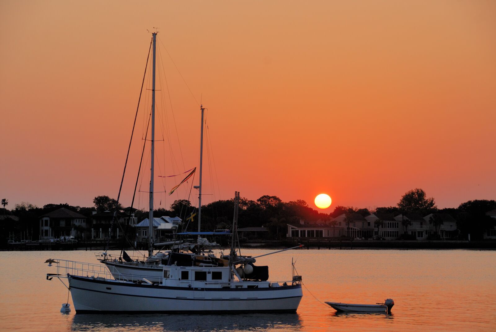 Nikon D200 sample photo. Boats, moored, sunrise photography