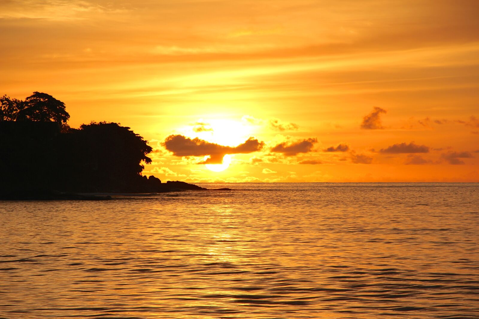 Canon EF-S 18-135mm F3.5-5.6 IS sample photo. Sunset, sea, afterglow photography