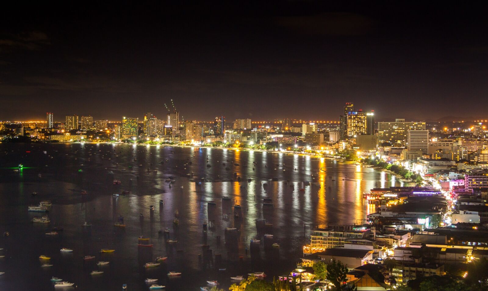 Canon EF-S 17-85mm F4-5.6 IS USM sample photo. Pattaya, night, beach photography