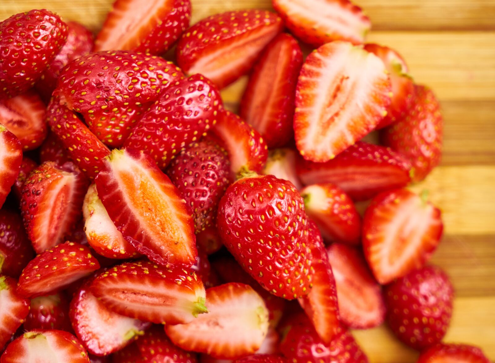 Sony a7R II sample photo. Strawberry, fruit, red photography
