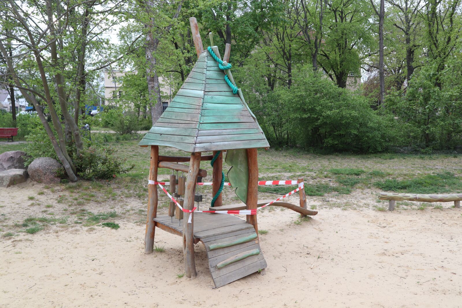 Canon EOS M50 (EOS Kiss M) sample photo. Playground, kletterger st, game photography