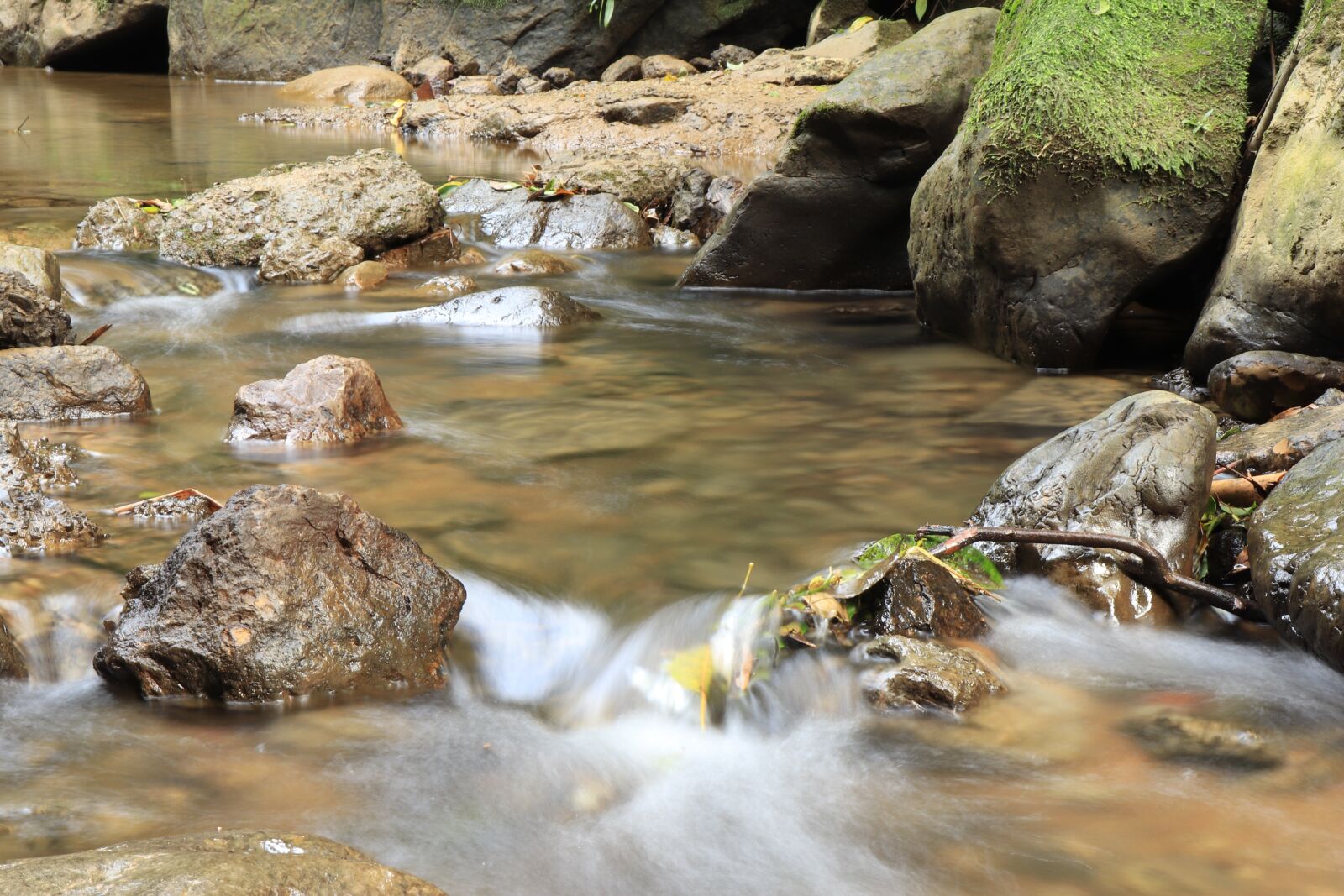 Canon EOS 77D (EOS 9000D / EOS 770D) sample photo. Brook, water, waters photography