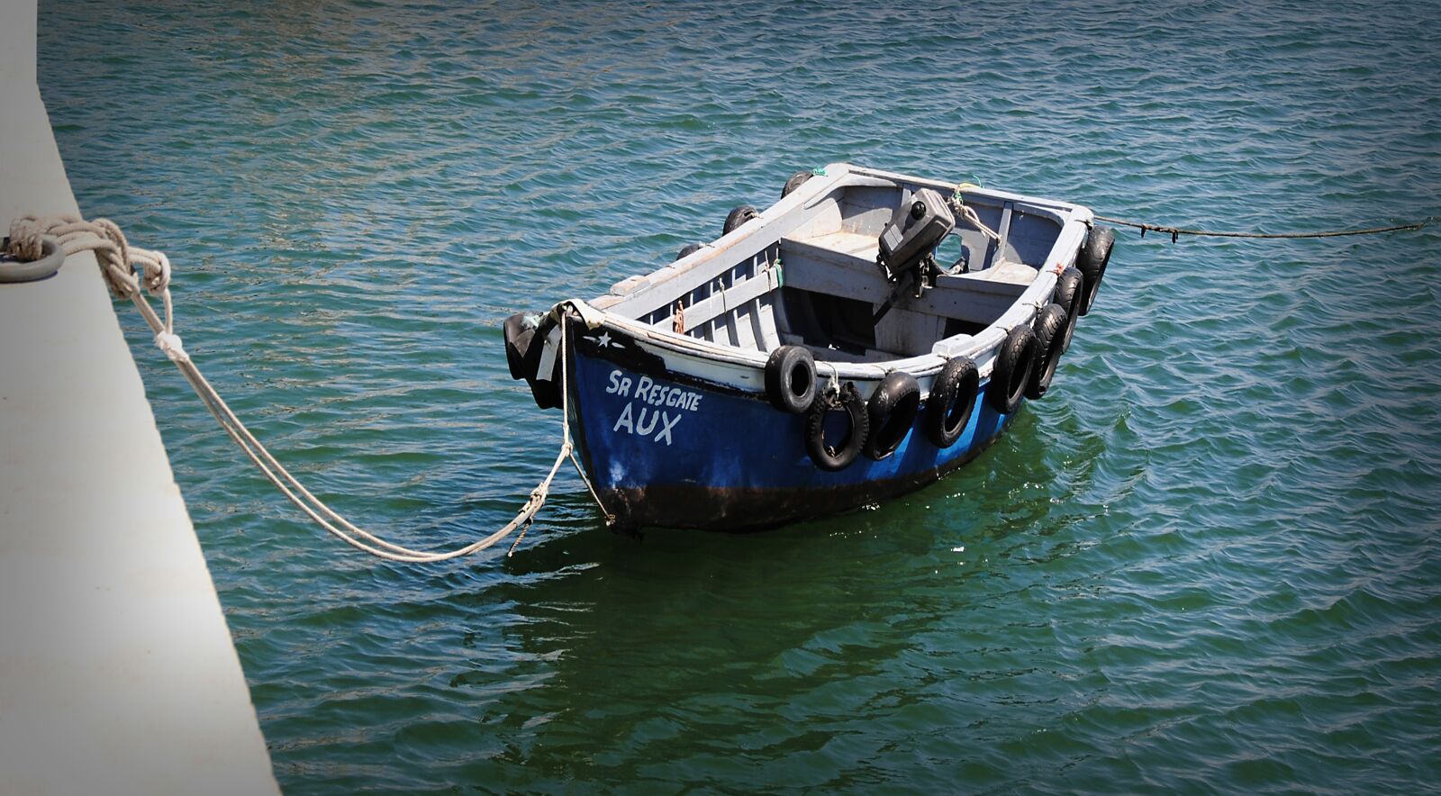 Nikon D3000 sample photo. Rowing boat, boat, blue photography