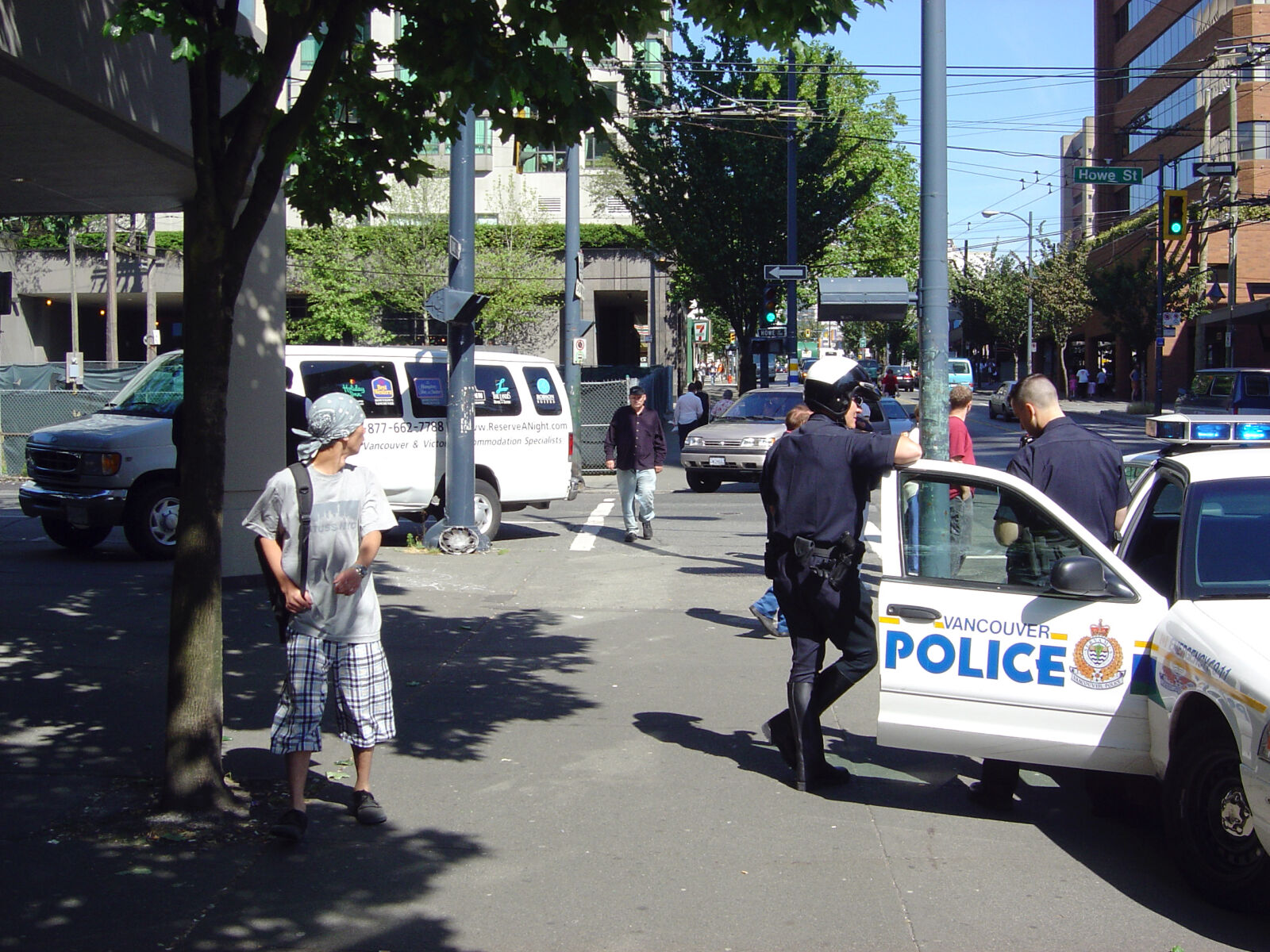 Sony DSC-P92 sample photo. Police, vancouver photography