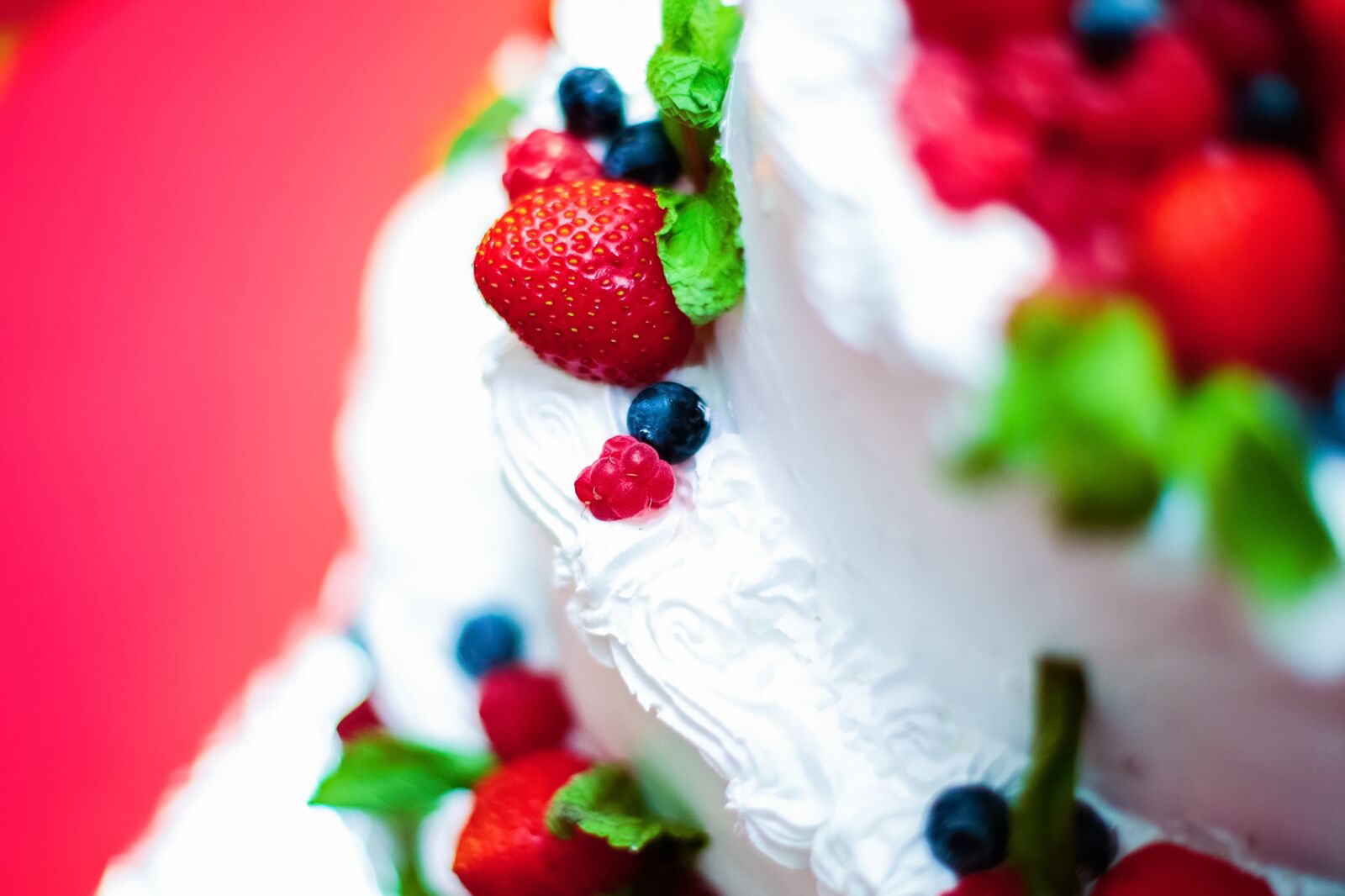 Canon EF 50mm F1.4 USM sample photo. Berry, cream, cake photography