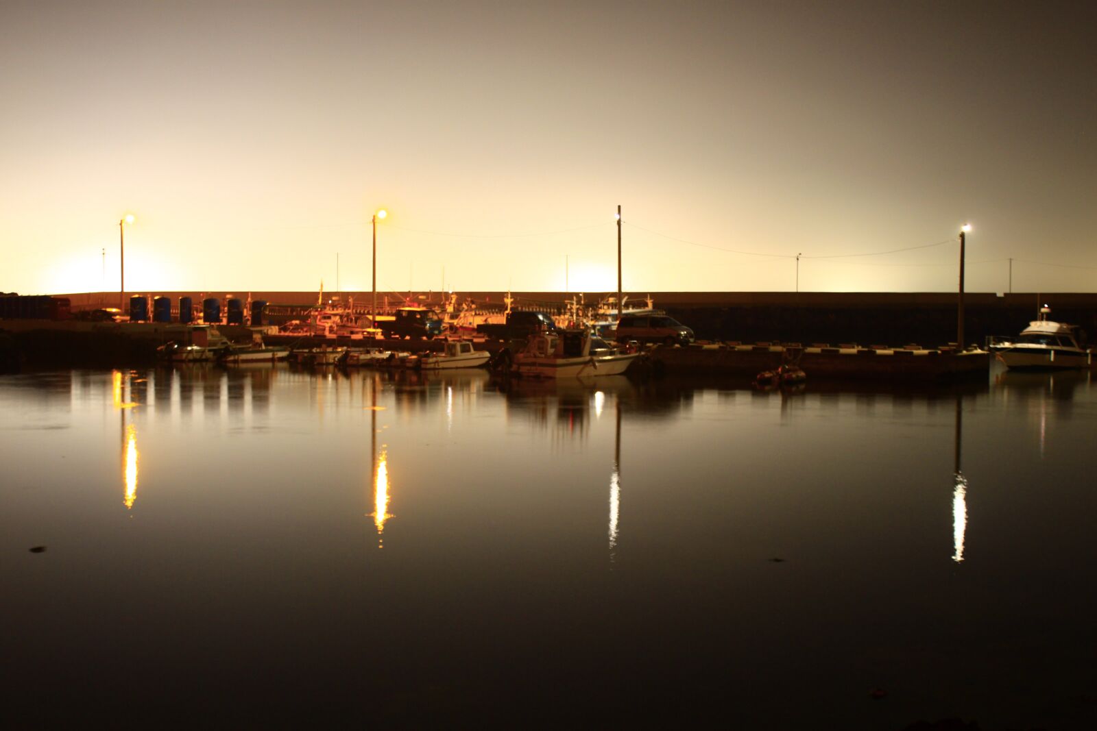 Canon EOS 500D (EOS Rebel T1i / EOS Kiss X3) sample photo. Small harbor village, jeju photography