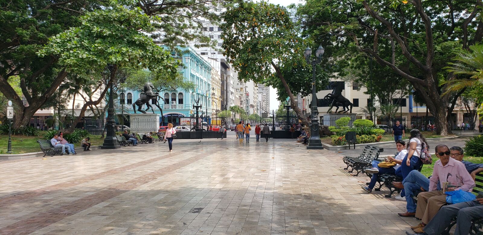 Samsung Galaxy S9+ sample photo. Guayaquil, monumento, ecuador photography