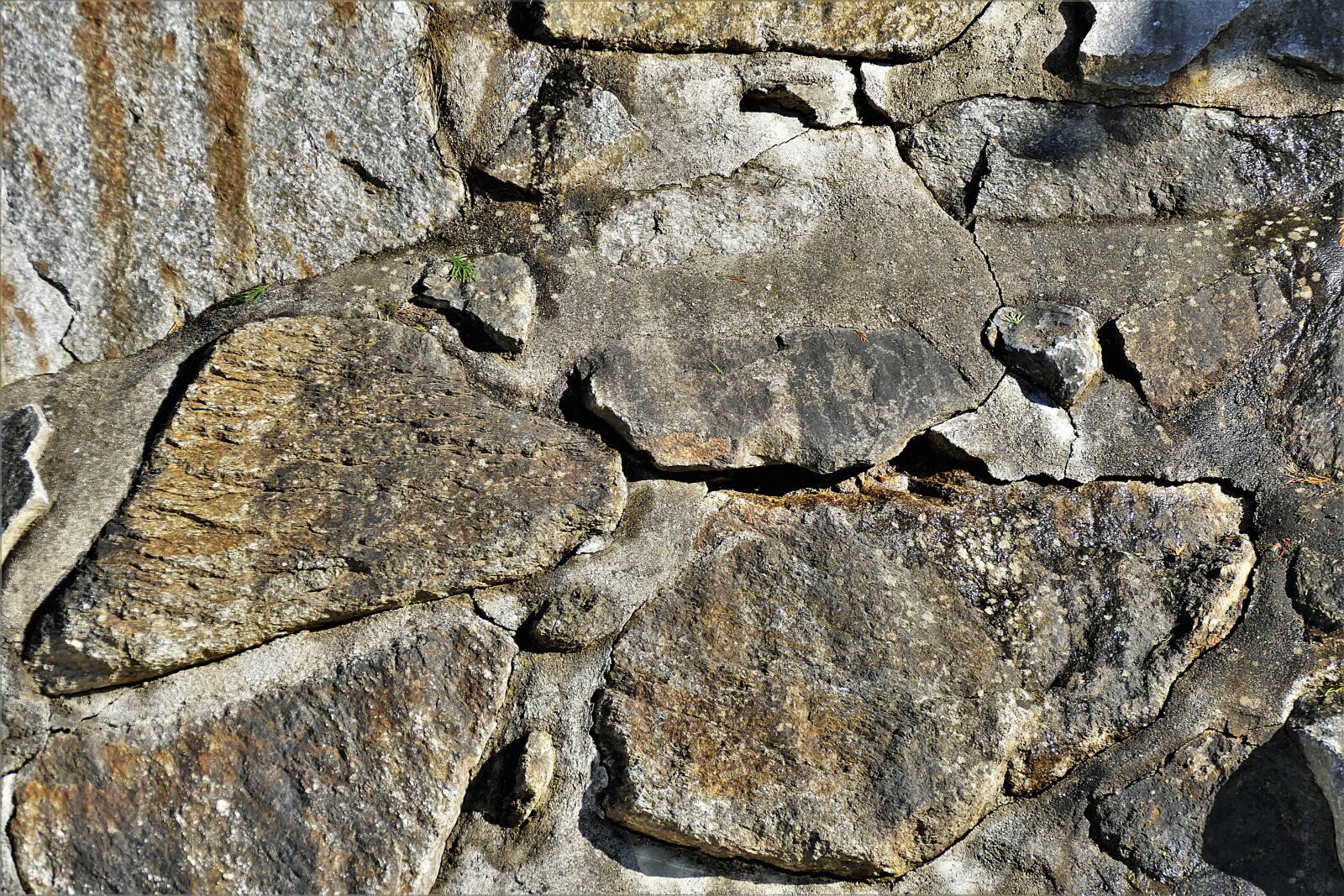 Panasonic Lumix DMC-FZ1000 sample photo. Stone wall, nature, stones photography