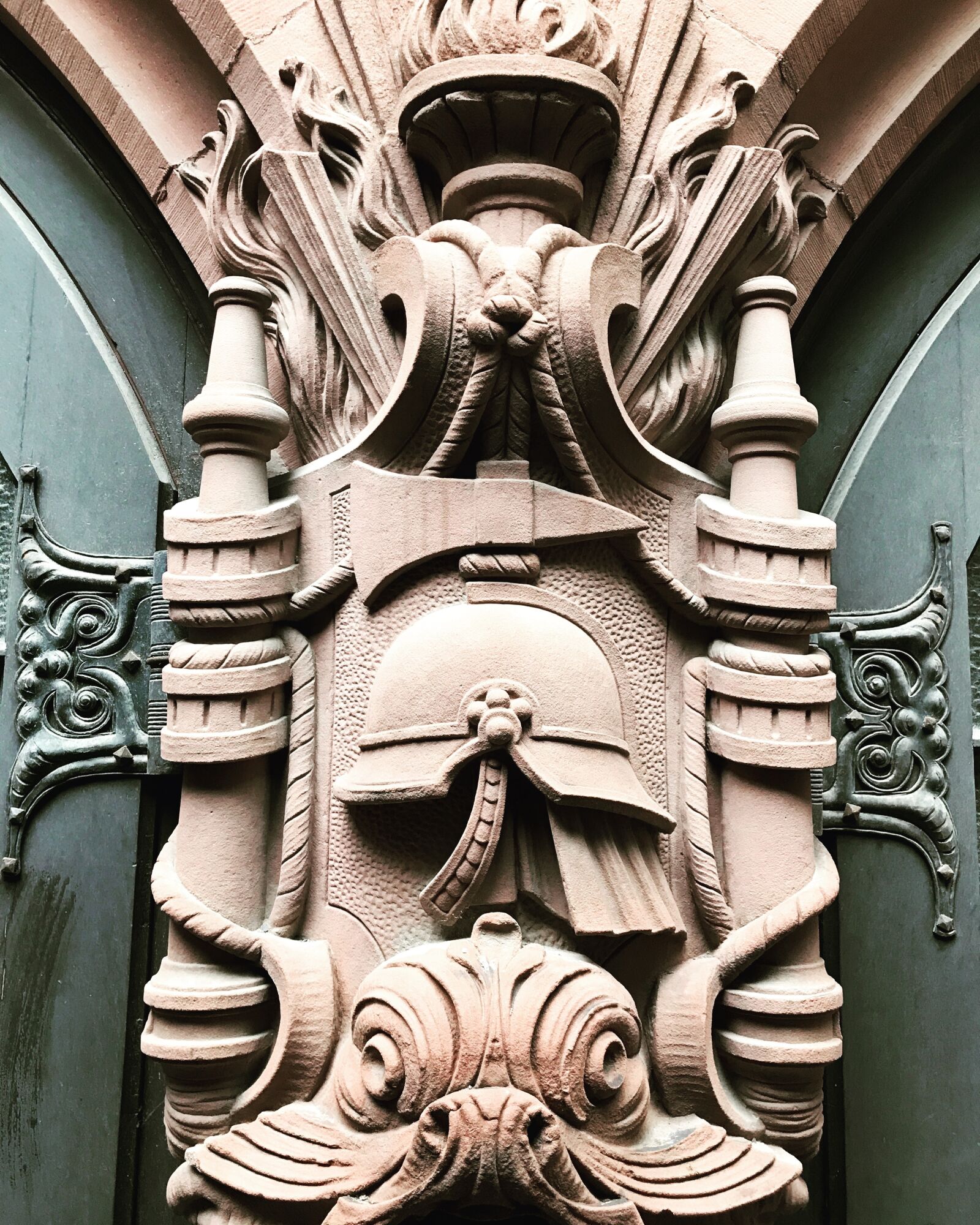 iPhone 7 back camera 3.99mm f/1.8 sample photo. Town hall, dessau, facade photography