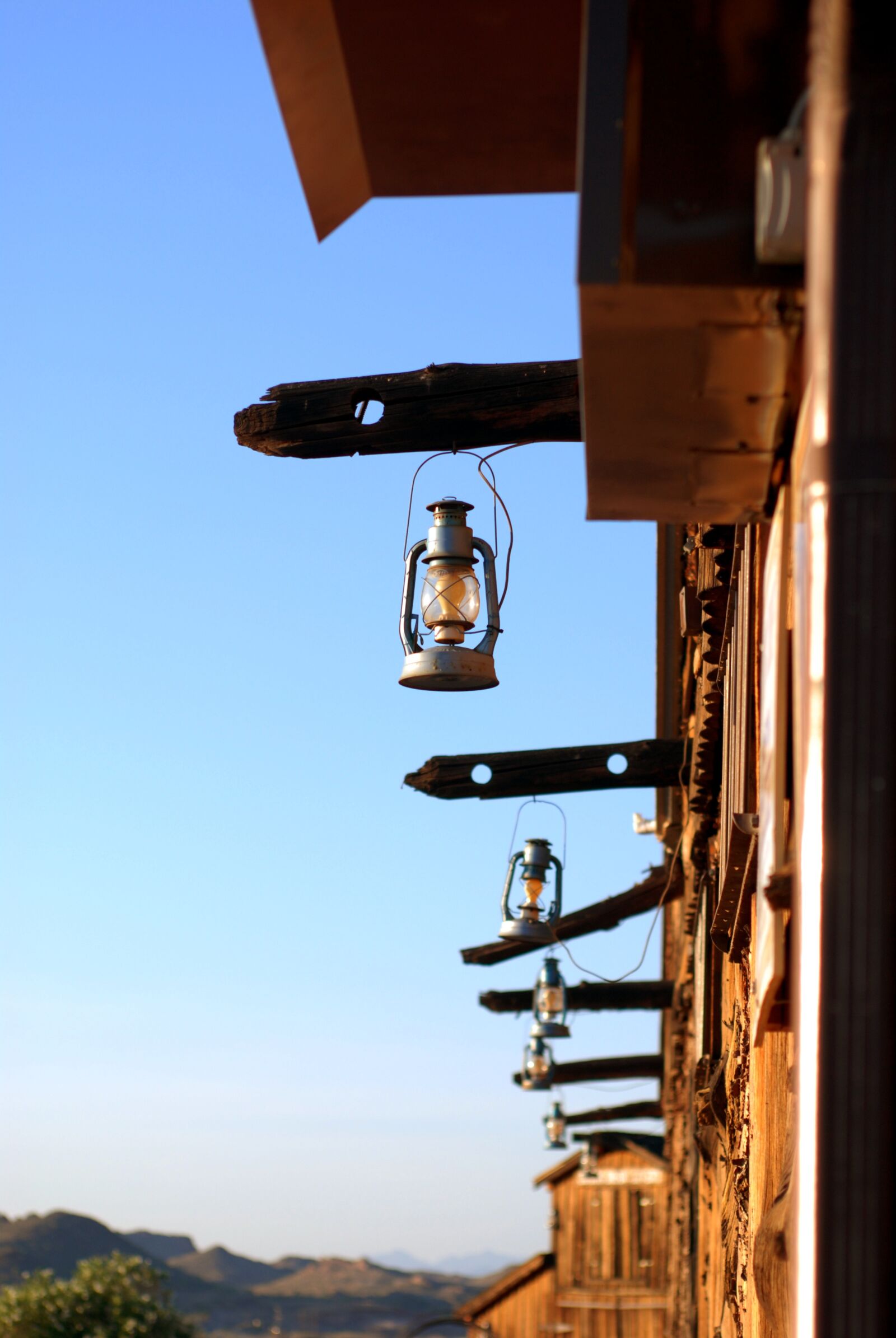 Nikon D80 sample photo. Western, lantern, sunny photography