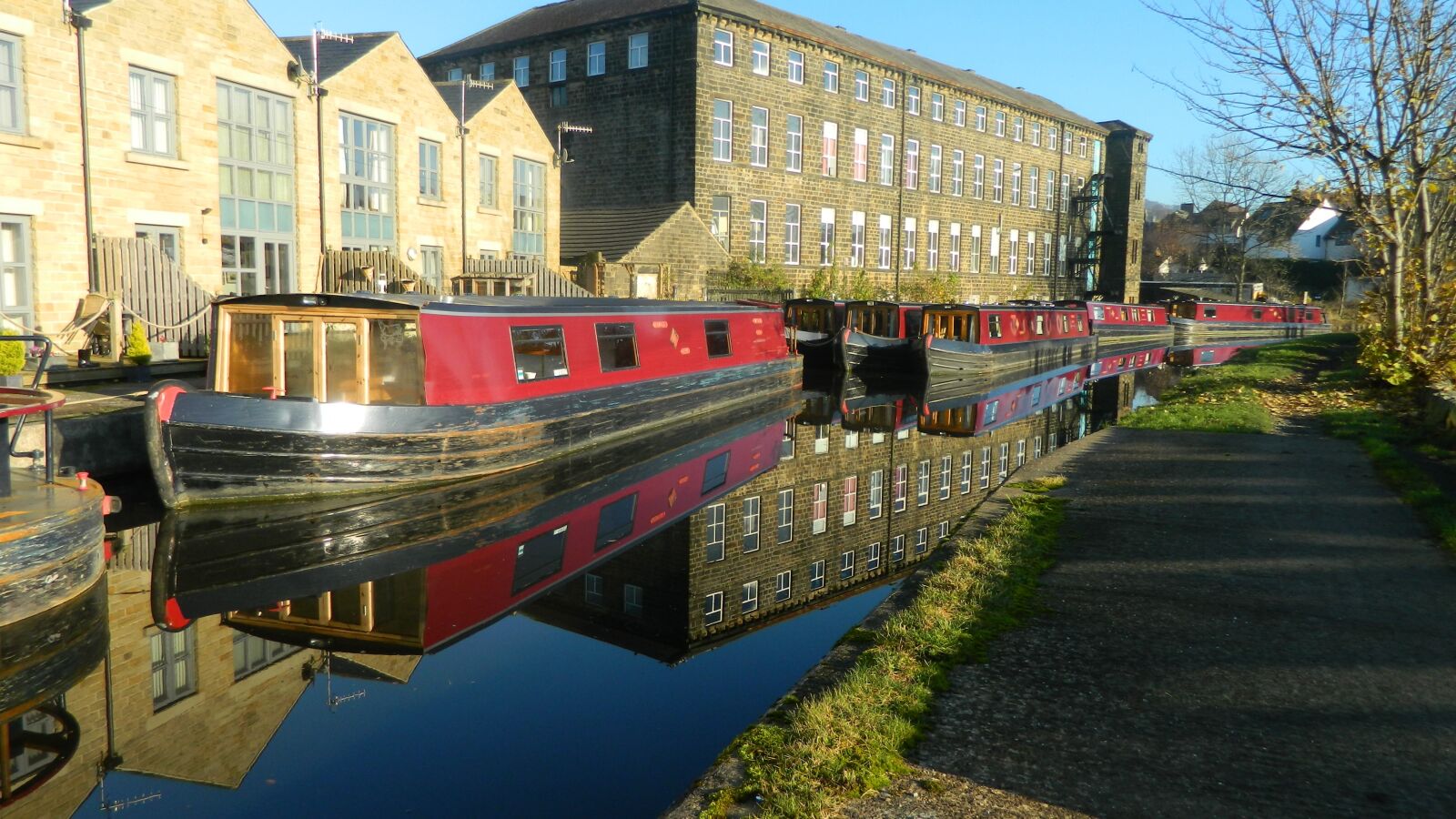 Nikon Coolpix L120 sample photo. Canal, barge, boat photography