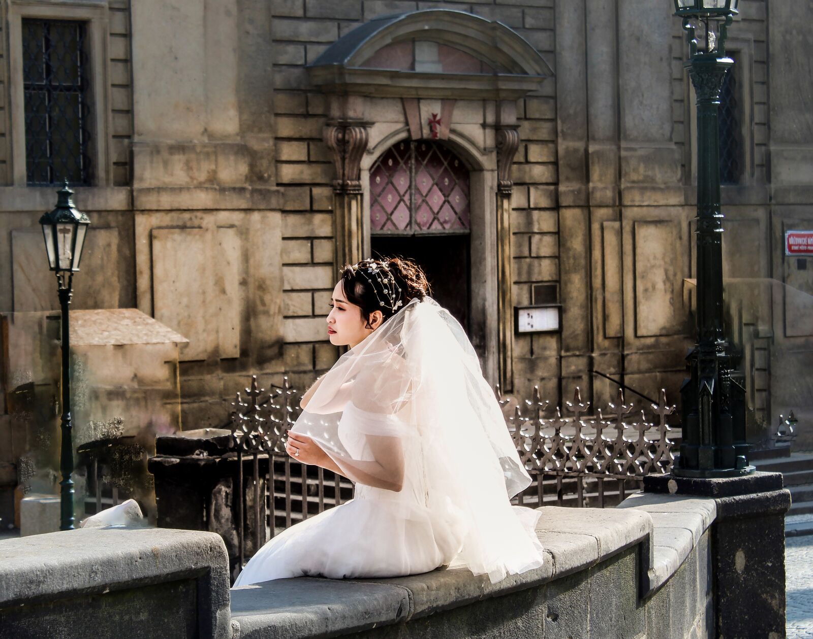 Canon EOS 1300D (EOS Rebel T6 / EOS Kiss X80) sample photo. Bride, veil, prague photography