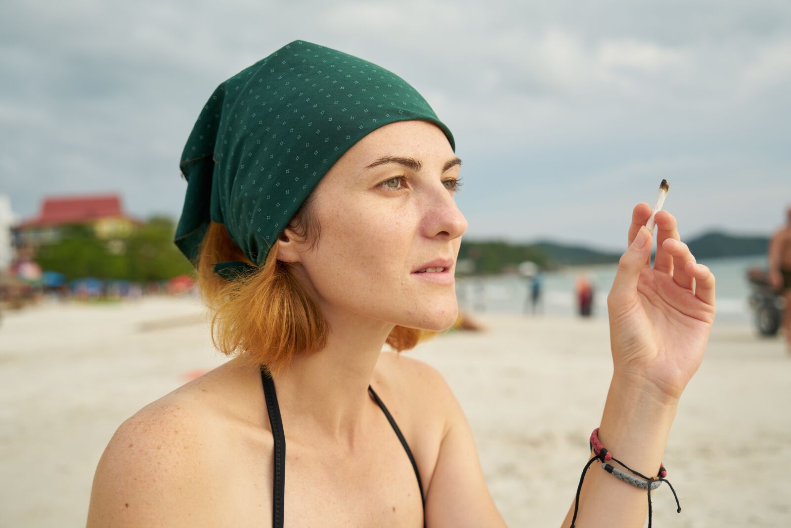 Sony a7R II sample photo. Cigarette, woman, beach photography
