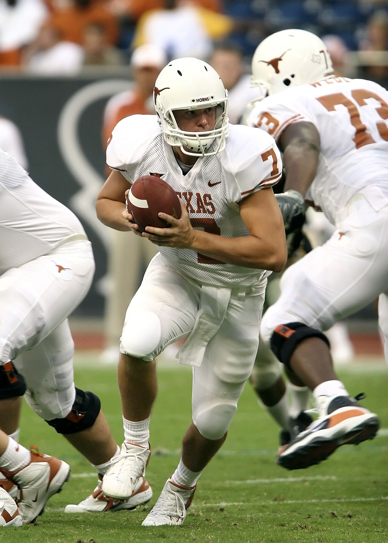 Canon EOS 20D sample photo. Football, american football, quarterback photography