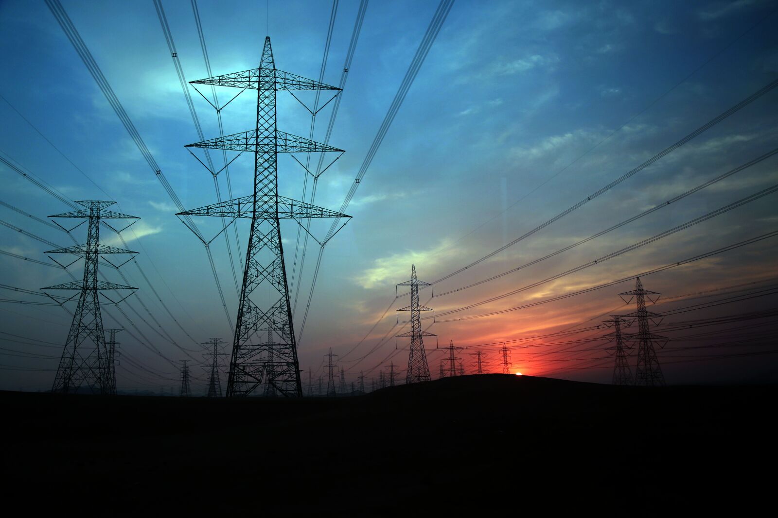 Canon EF 24-105mm F4L IS USM sample photo. Electricity pylon, electrical grid photography