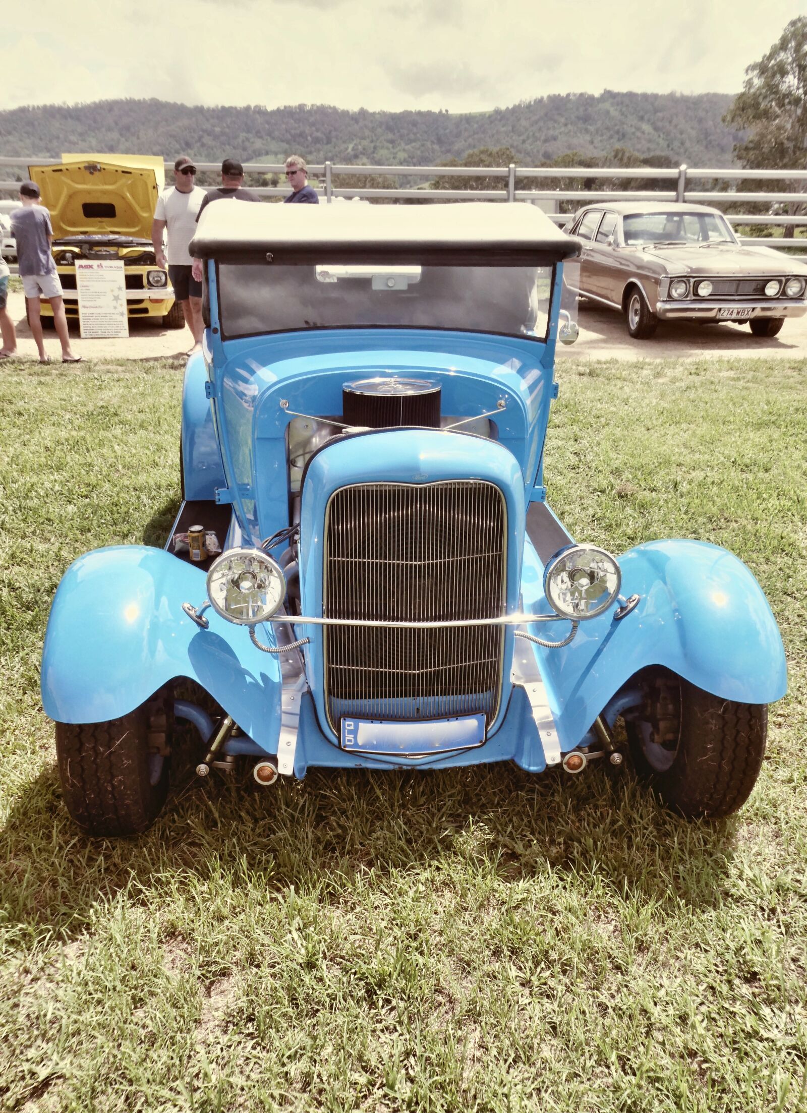 Panasonic Lumix DC-ZS70 (Lumix DC-TZ90) sample photo. Auto, classic, vehicle photography