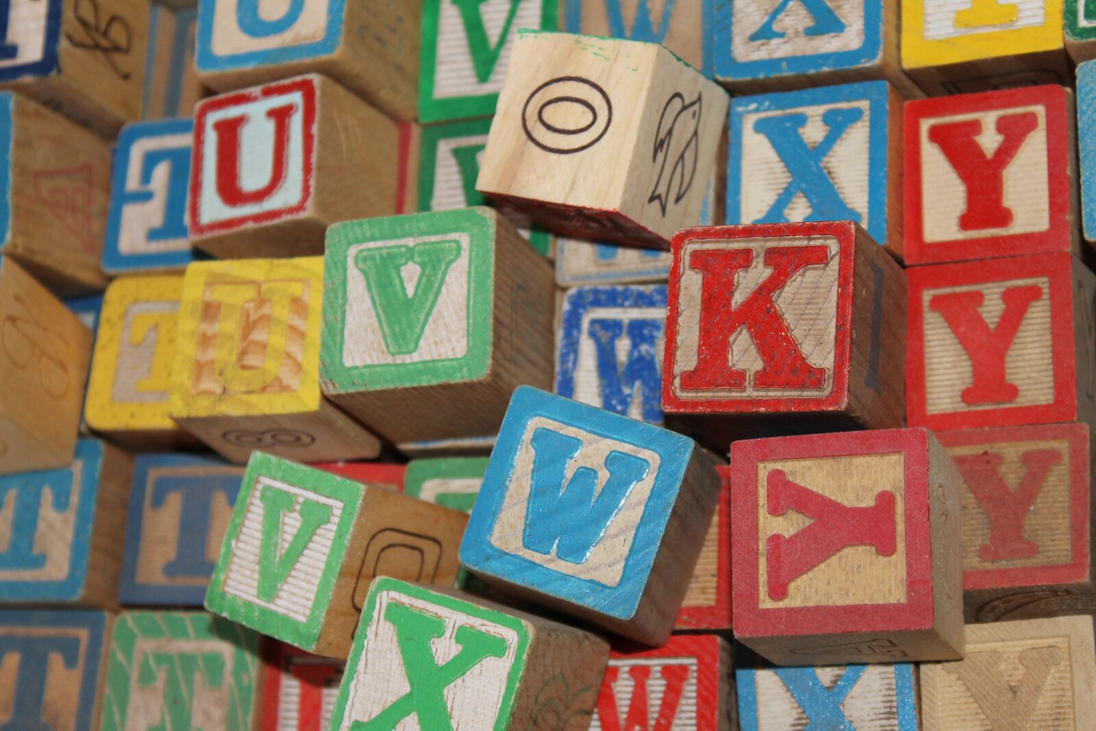 Canon EOS 1100D (EOS Rebel T3 / EOS Kiss X50) sample photo. Toy, blocks, wooden blocks photography