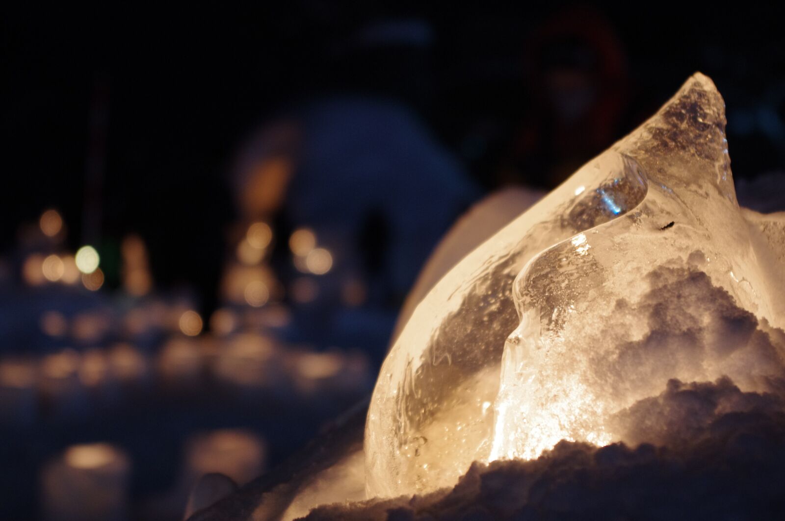 Pentax K-r sample photo. Ice, lantern, winter photography