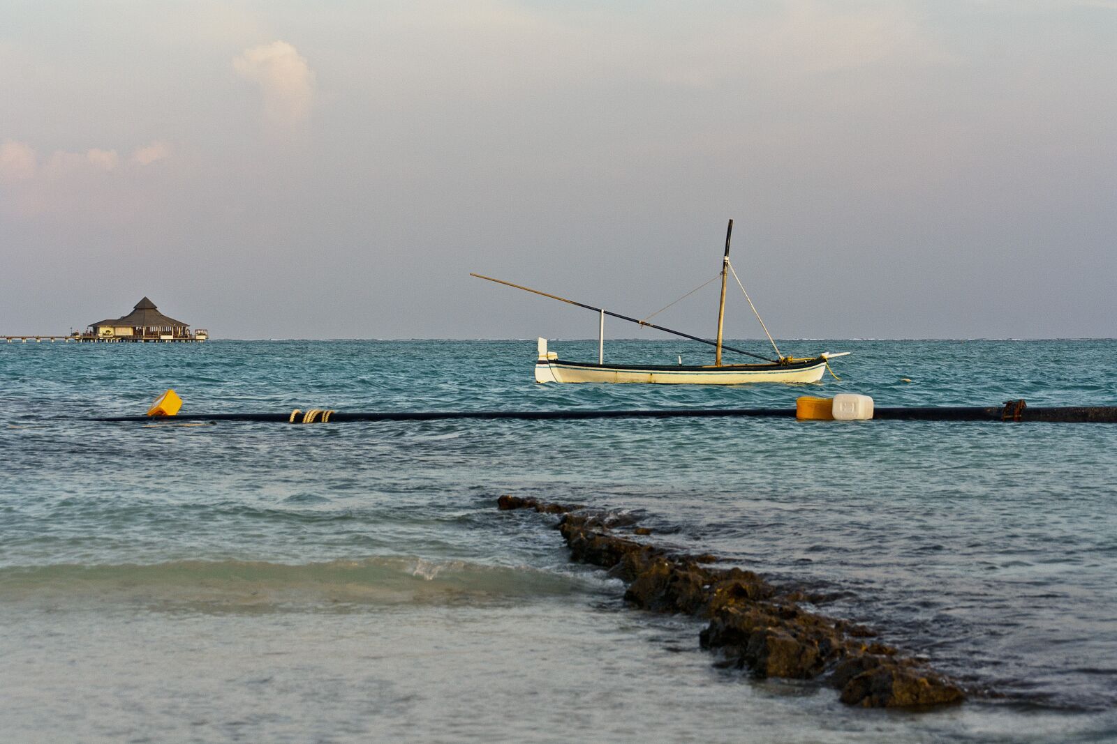 Canon EOS 1000D (EOS Digital Rebel XS / EOS Kiss F) sample photo. Sea, water, beach photography