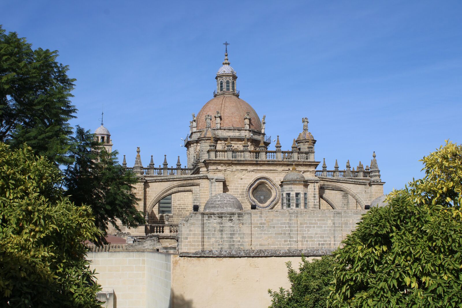 Canon EOS 2000D (EOS Rebel T7 / EOS Kiss X90 / EOS 1500D) sample photo. Jerez de la frontera photography